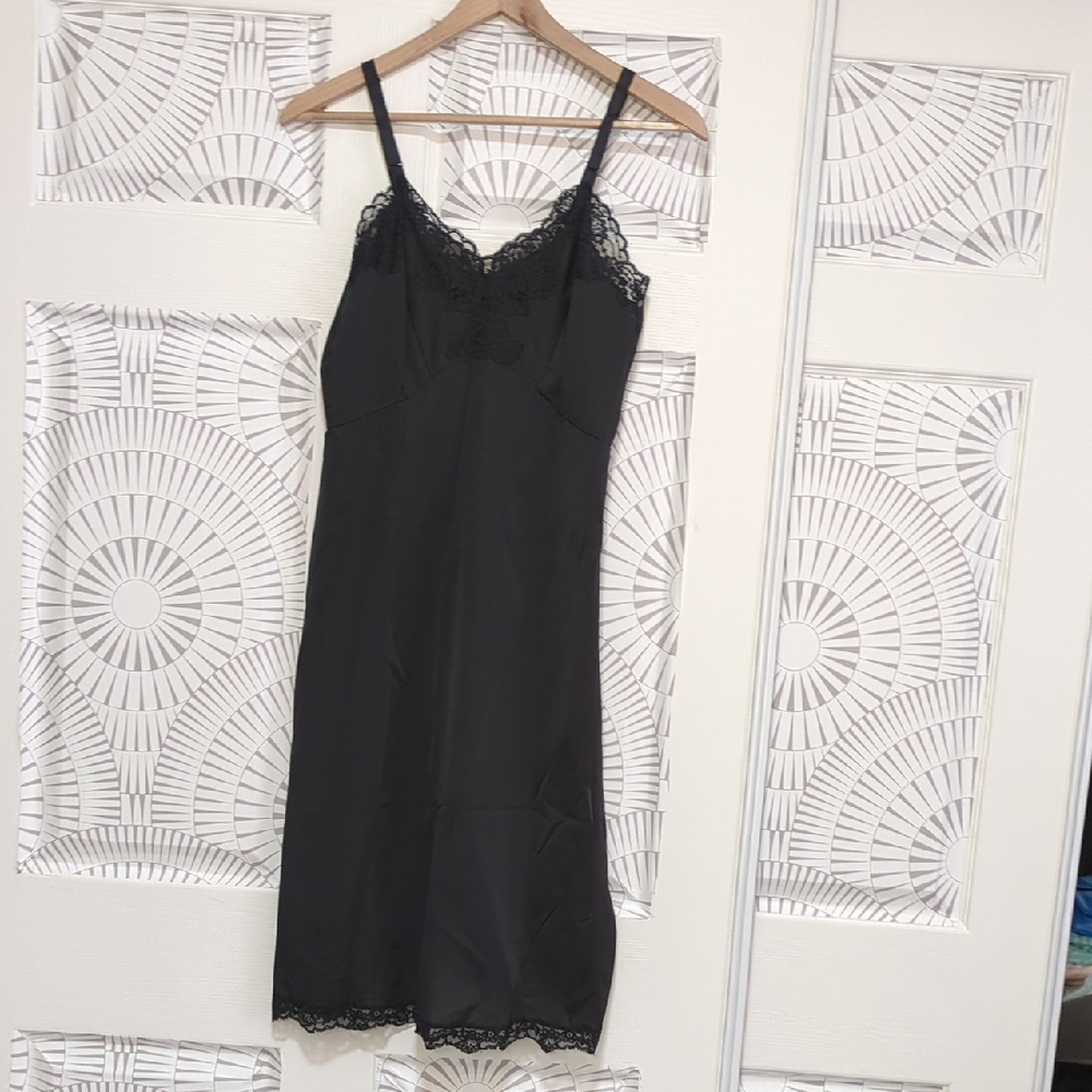 Vintage 50's Artemis Black Lace Trimmed Slip 36B